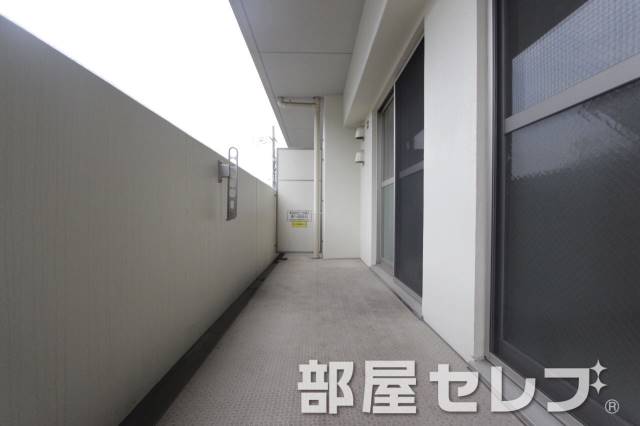 バルコニー　広いです。（他号室の写真です）