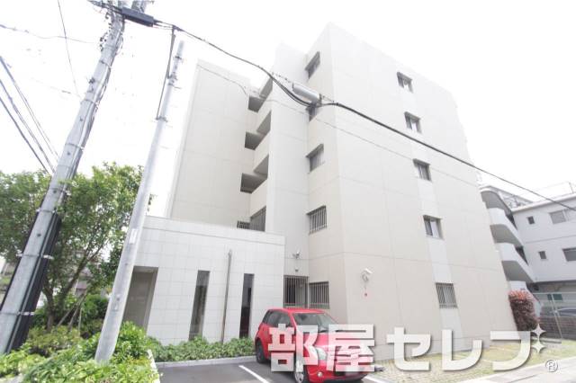 建物外観　５階建ての建物です。
