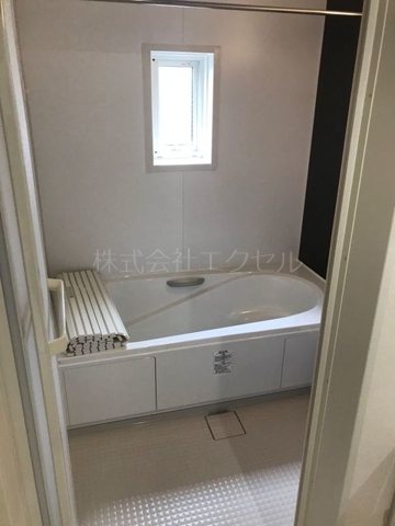 バス・シャワールーム　浴室乾燥機、追い焚き機能付き♪