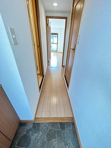 玄関　収納もある玄関です