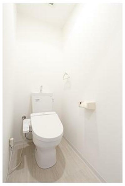 トイレ　落ち着いた色調のトイレです♪