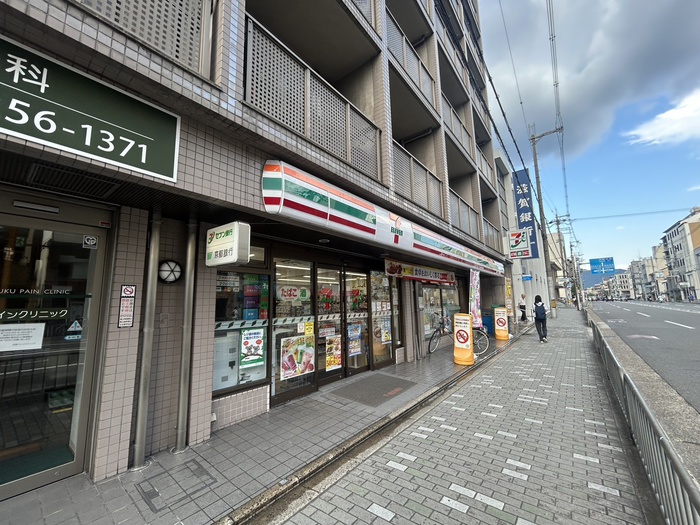 コンビニ　セブンイレブン（コンビニ）まで40m