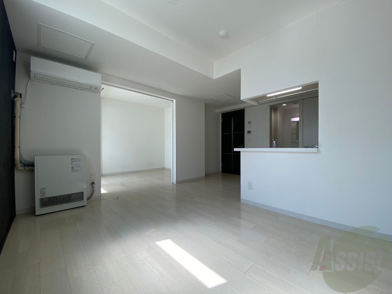 居室・リビング　広くてキレイなお部屋が広がっていて、充実した生活が送れそう。