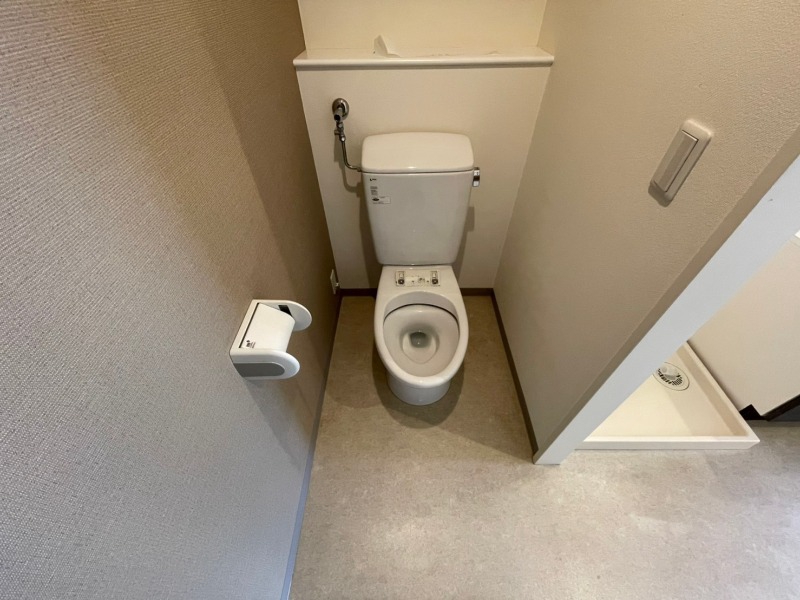 トイレ　ウォシュレット機能がついたトイレです。安心して使用できます。