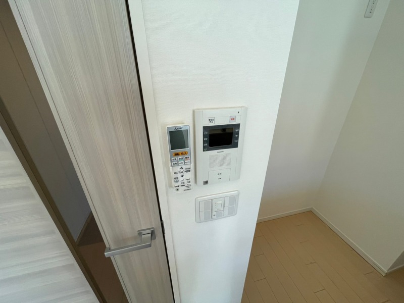 セキュリティ　モニターホンなので来客様の顔が見れます。安心ですね！