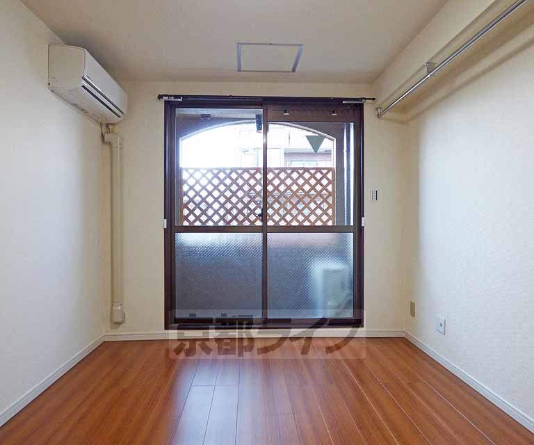 居室・リビング　広々としたお部屋です。