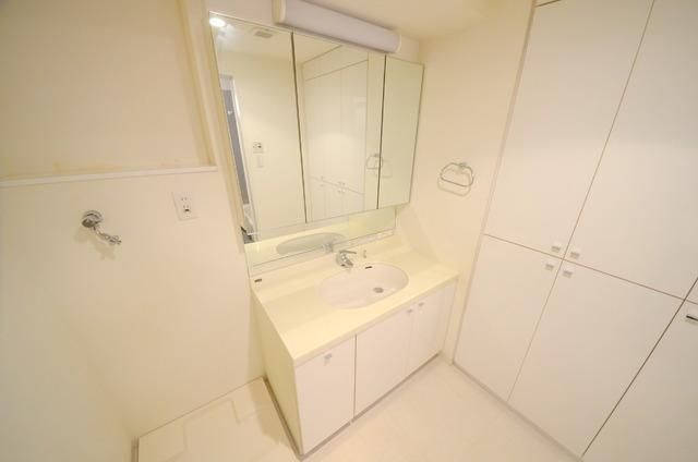 洗面設備　※別部屋の参考写真です。