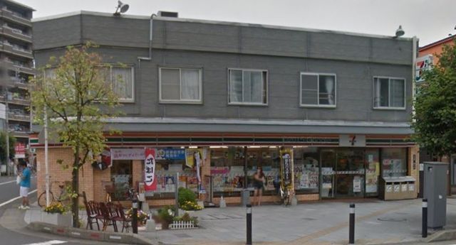 コンビニ　セブンイレブン平塚西口店（コンビニ）まで231m