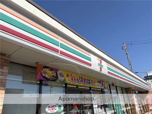コンビニ　セブンイレブン苫小牧白鳥アリーナ前店（コンビニ）まで296m