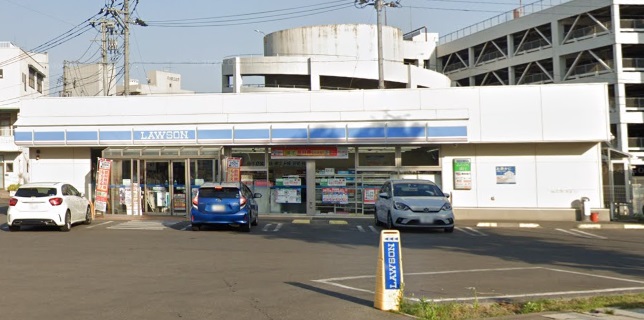 コンビニ　ローソン 弘前駅前三丁目店（コンビニ）まで305m