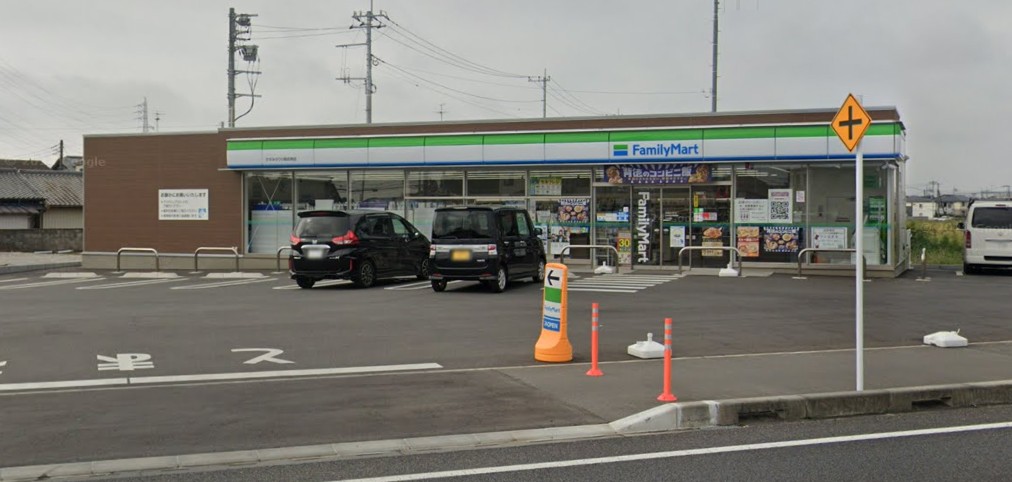 コンビニ　ファミリーマート かすみがうら稲吉南店（コンビニ）まで565m