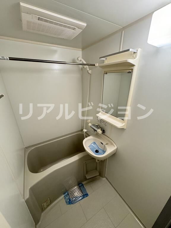 バス・シャワールーム　他部屋参考写真です。