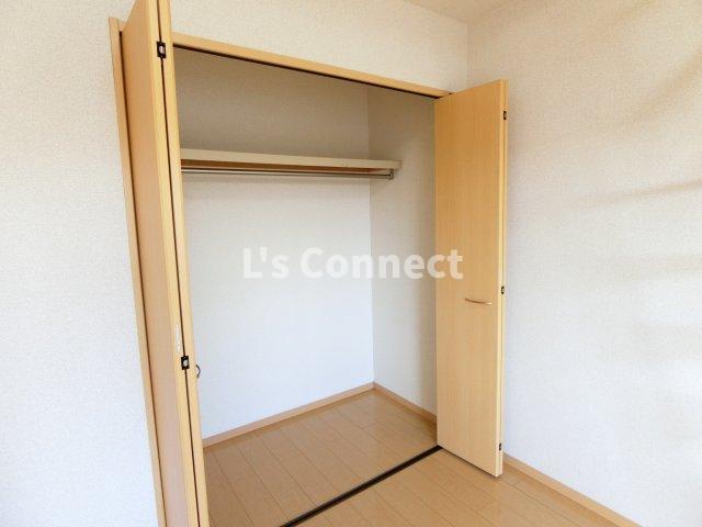 収納　クローゼットでお荷物もすっきり収納。