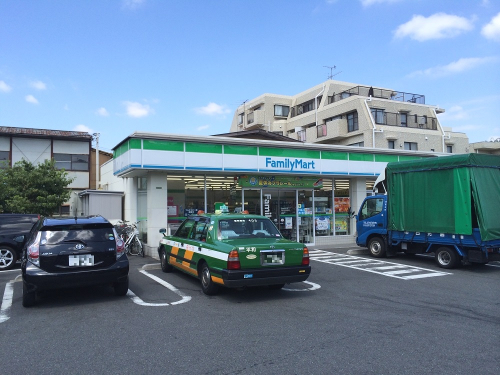 コンビニ　ファミリーマート 世田谷教育会館前店（コンビニ）まで474m