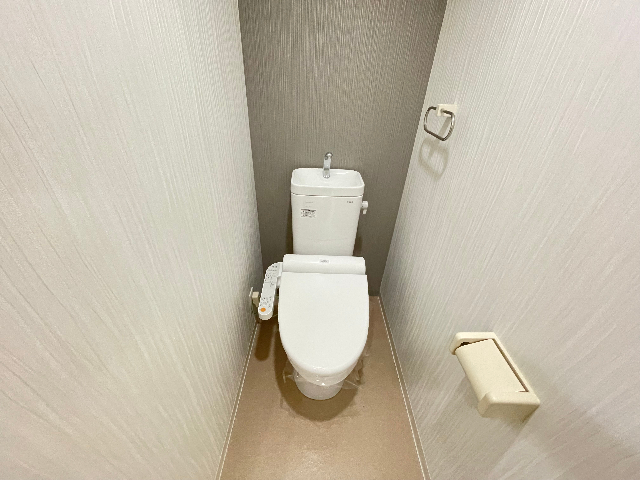 トイレ　温水洗浄便座
