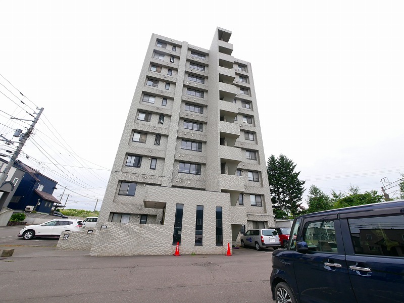 建物外観　閑静な住宅地に建つ広い２ＬＤＫ+Ｓタイプ♪