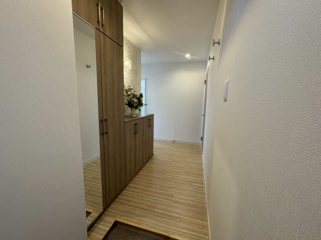 玄関　備え付けの鏡が嬉しいです