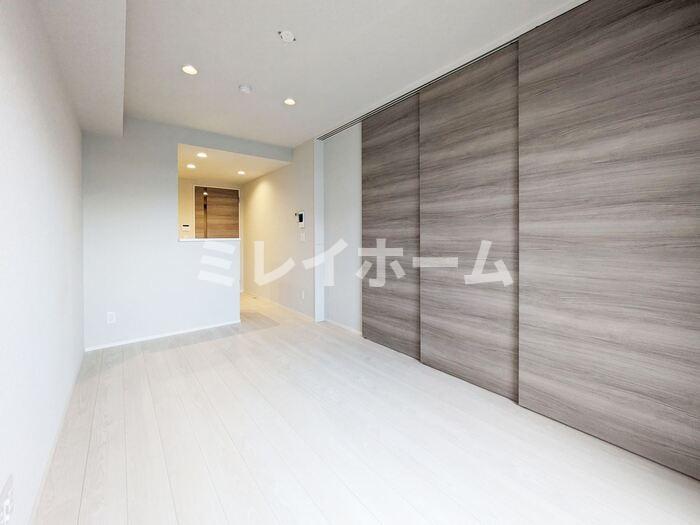 居室・リビング　同建物内、別のお部屋の参考写真になります。