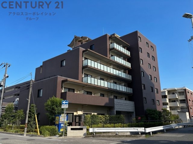 建物外観　オートロック、防犯カメラ完備☆