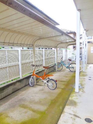 その他共有部分　屋根付き駐輪場は無料でご利用頂けます。