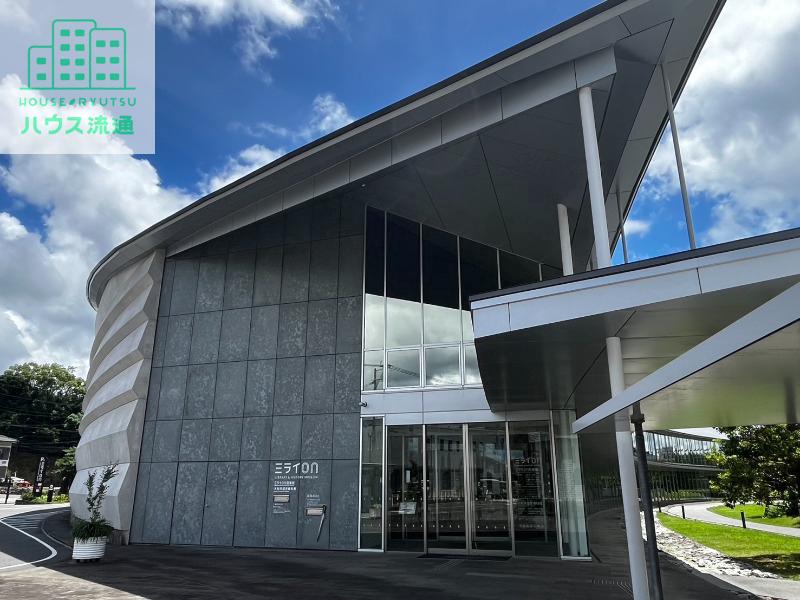 図書館　ミライon図書館（図書館）まで2418m