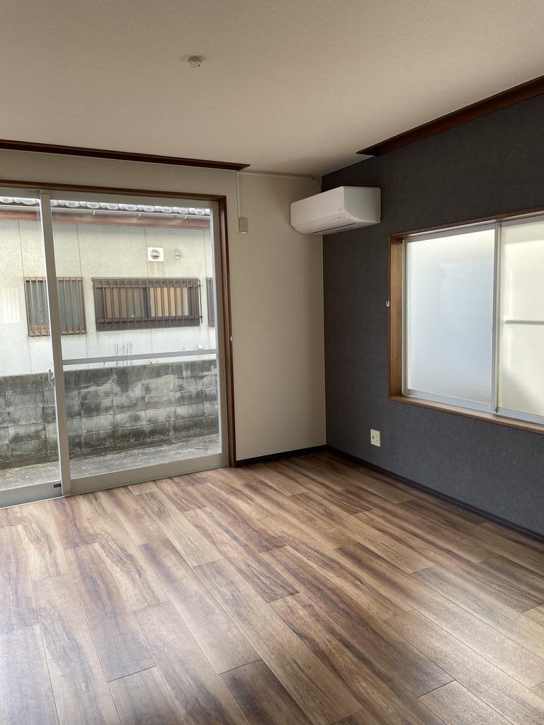 十川西町934番地 戸建住宅の居間写真