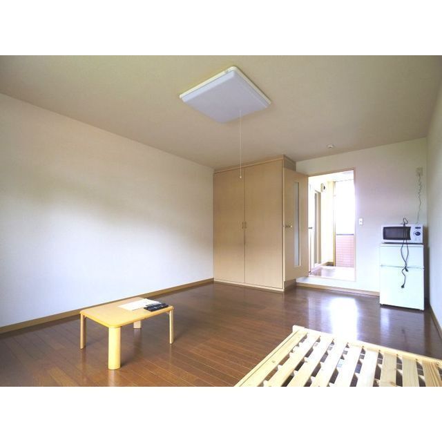 居室・リビング　◎設備、床材が写真と異なる場合があります。