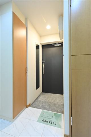 東京メトロ日比谷線 六本木駅 徒歩6分 15階建 築21年の玄関写真