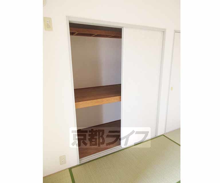 収納　使い勝手の良い押入れです