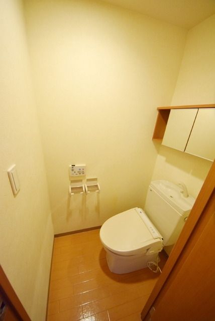 トイレ　★★快適なウォシュレット付き★★