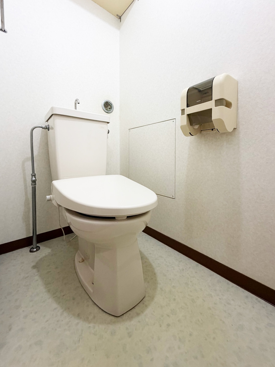 ＪＲ京浜東北線 蕨駅 徒歩13分 3階建 築37年のトイレ写真