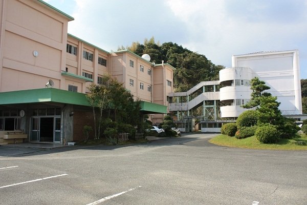 中学校　掛川市立城東中学校（中学校）まで3872m