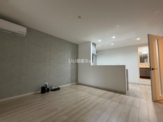 G BASE 忍ケ丘の居間写真