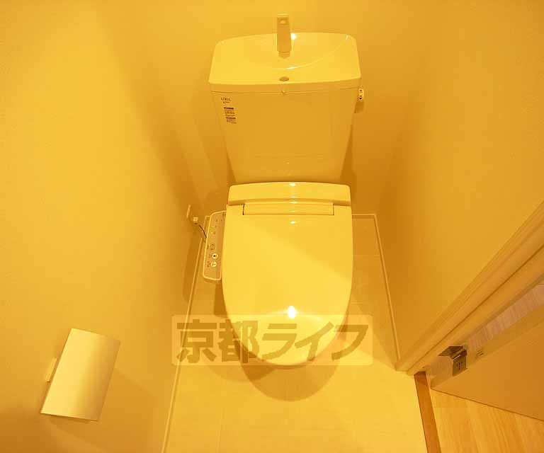 京阪本線 藤森駅 徒歩6分 3階建 築10年のトイレ写真