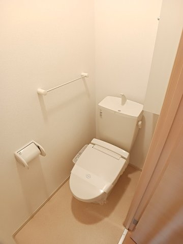 高松琴平電鉄琴平線 仏生山駅 徒歩28分 2階建 築13年のトイレ写真