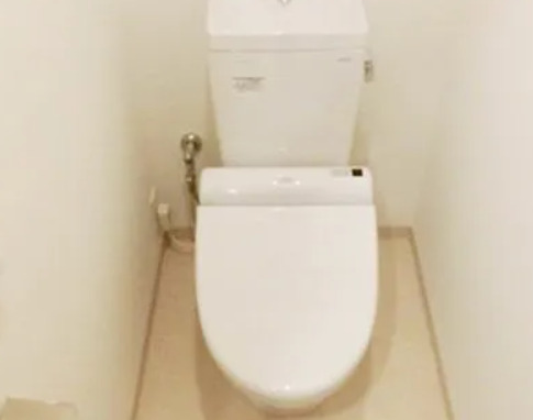 京王新線 初台駅 徒歩2分 3階建 築13年のトイレ写真