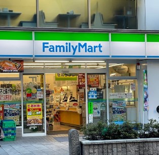 コンビニ　ファミリーマート 道玄坂上店（コンビニ）まで288m