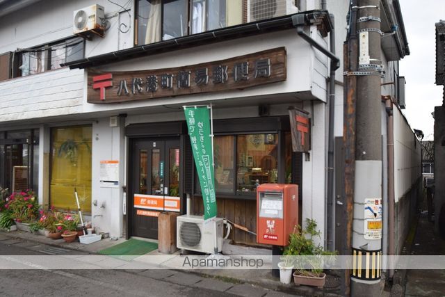 郵便局　八代港町簡易郵便局（郵便局）まで961m