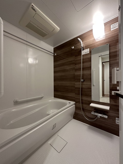 バス・シャワールーム　※写真は同タイプ住戸です。