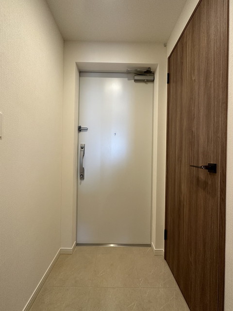 玄関　※写真は同タイプ住戸です。