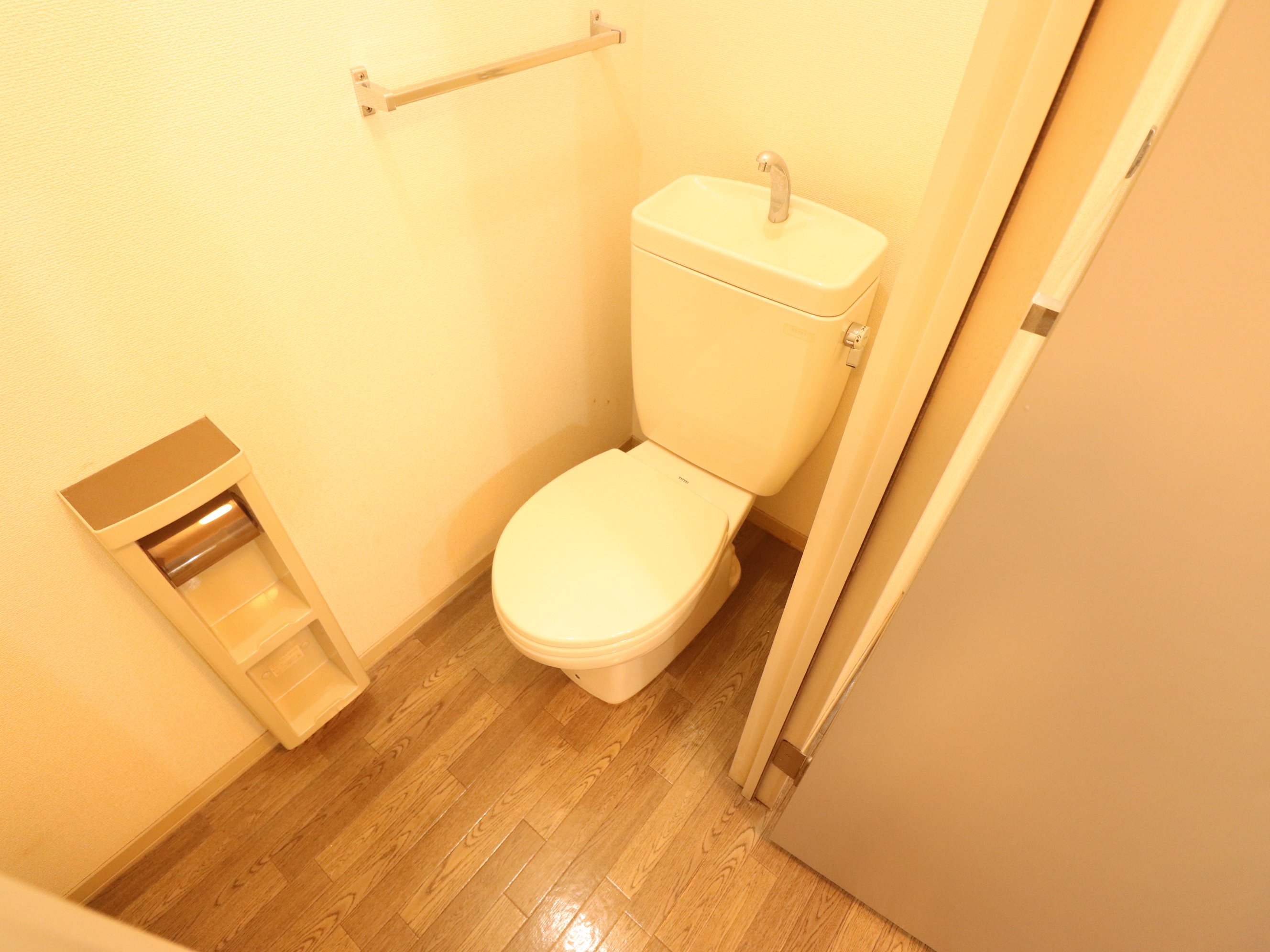 フォーレス宮島A棟のトイレ写真