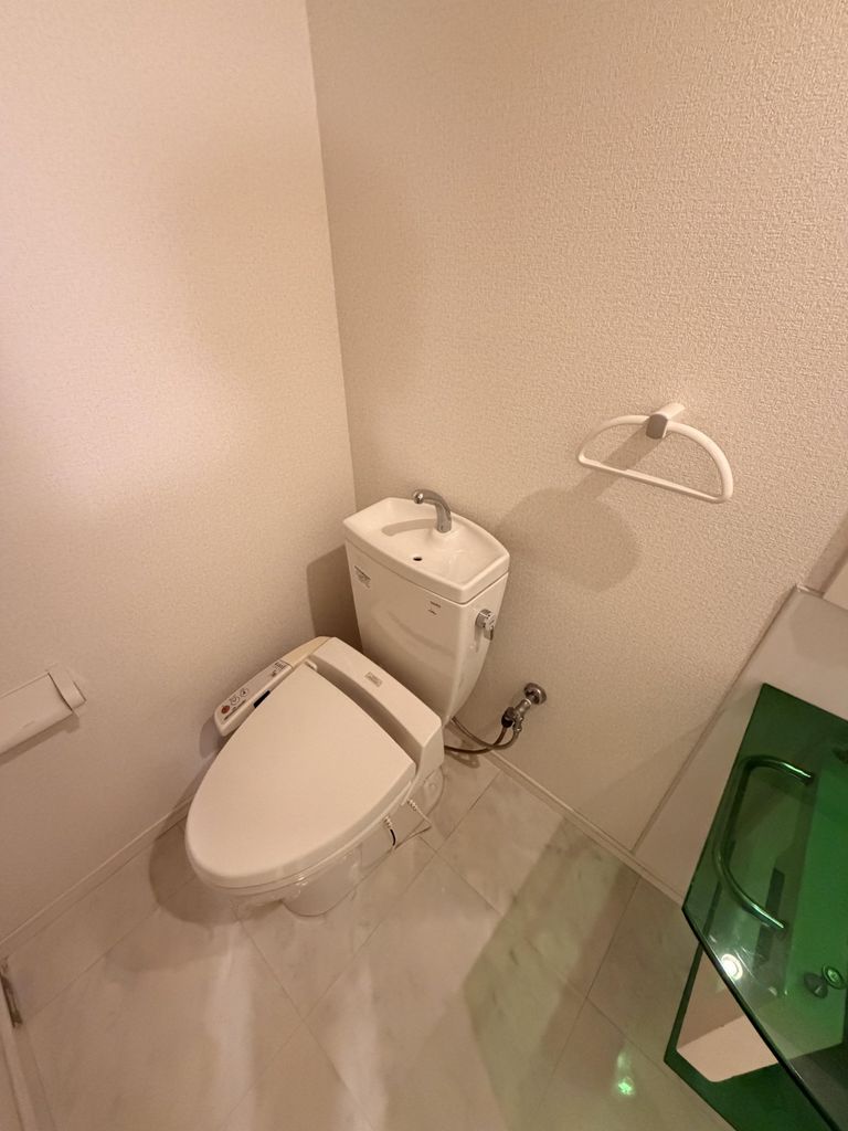 Basic B.L.D YAHATAのトイレ写真