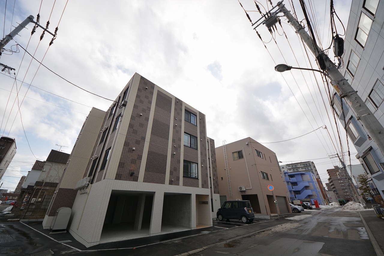 地下鉄南北線 平岸駅 徒歩6分 築7年