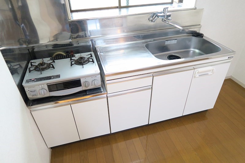 京王線 分倍河原駅 徒歩5分 2階建 築38年のキッチン写真