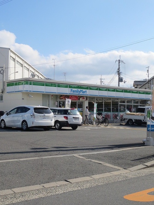 コンビニ　ファミリーマート柳田町店（コンビニ）まで195m
