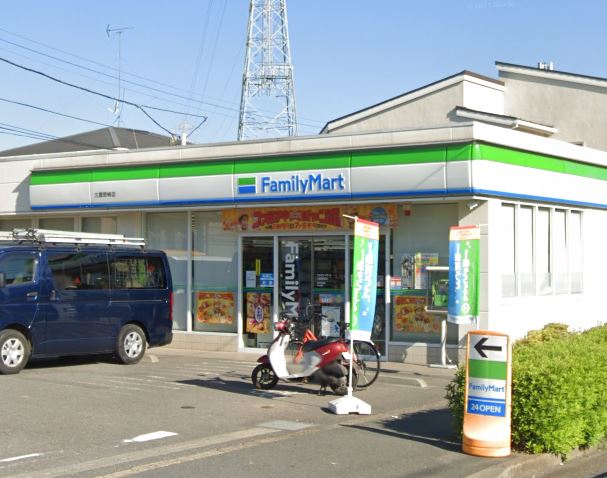 コンビニ　ファミリーマート 三鷹野崎店（コンビニ）まで569m