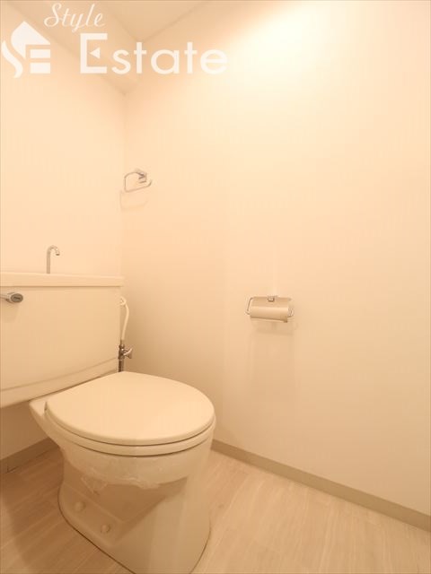地下鉄鶴舞線 原駅 徒歩8分 5階建 築38年のトイレ写真