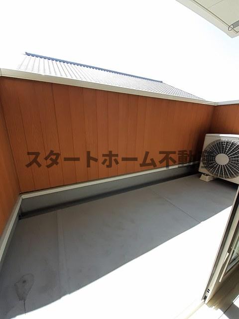 バルコニー　落ち着いた時間を過ごせるバルコニーです