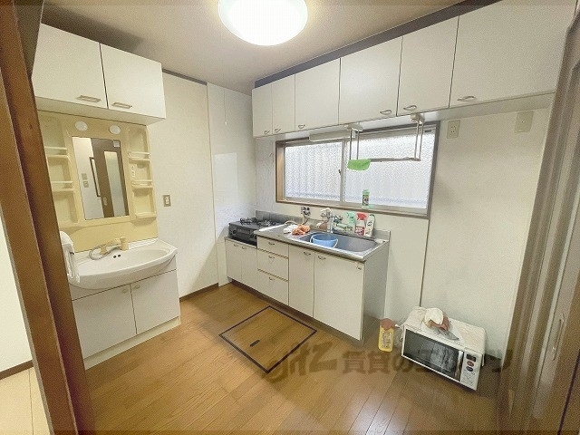 地下鉄東西線 東野駅 徒歩7分 2階建 築47年のキッチン写真
