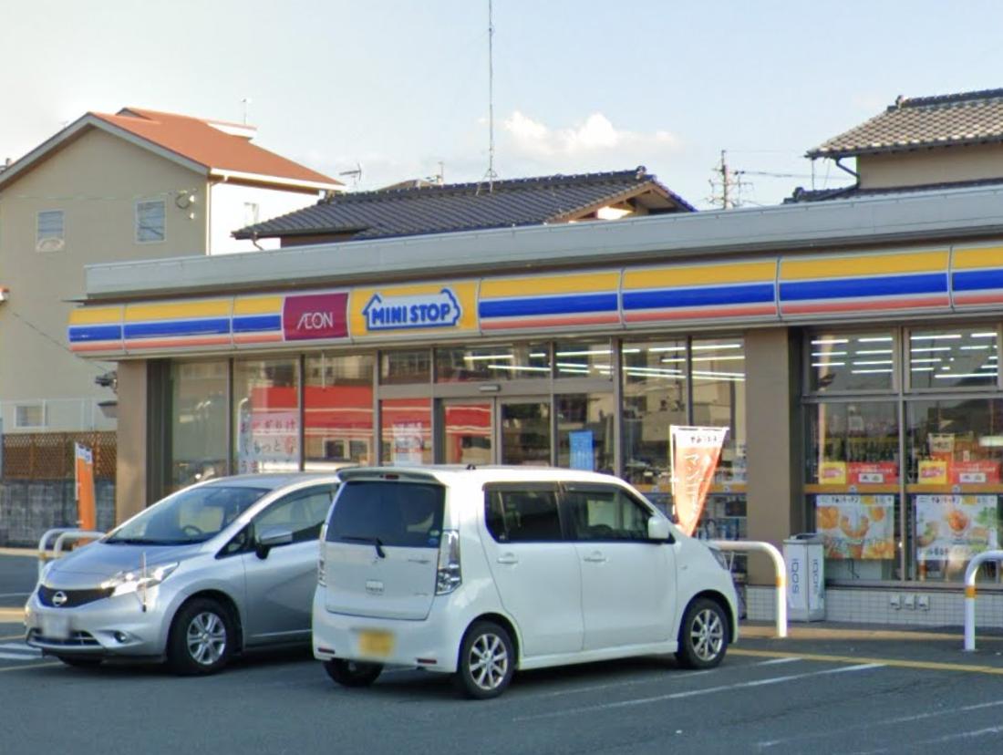 コンビニ　ミニストップ 岡垣百合ヶ丘店（コンビニ）まで818m